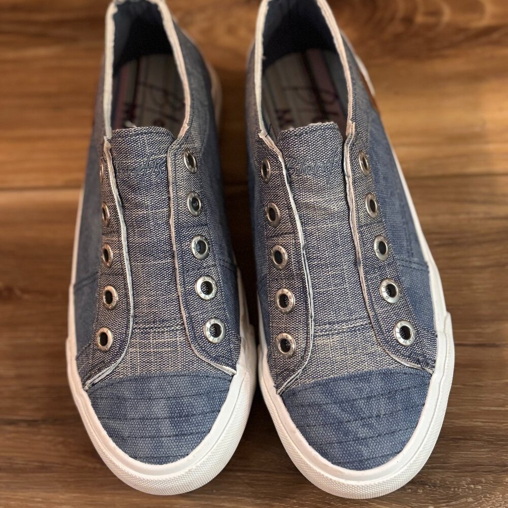Blowfish Malibu Sneaker.  Denim with snakeskin inset.  Size 6